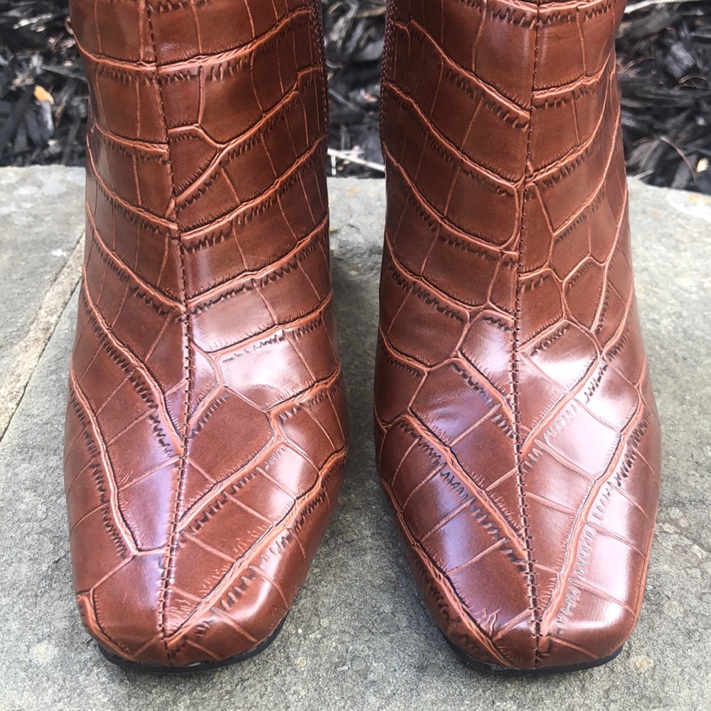 Billini Brown Croc-Patterned Heeled Boots. Excellent condition. Size 6. - Picture 11 of 12